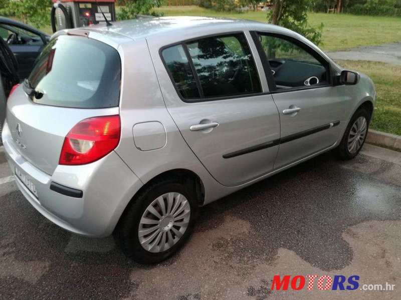 2007' Renault Clio 1,2 16V photo #4