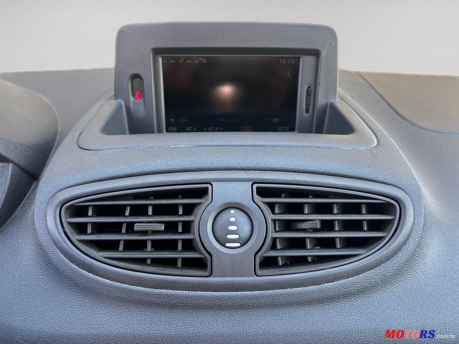2011' Renault Clio 1,5 Dci photo #6