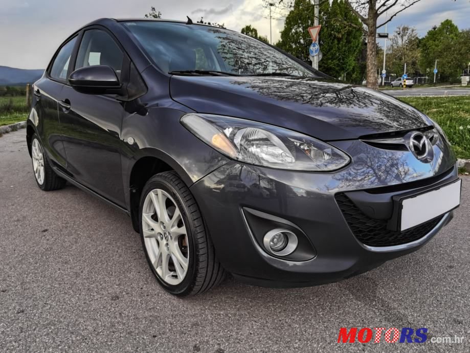 2013' Mazda 2 photo #1
