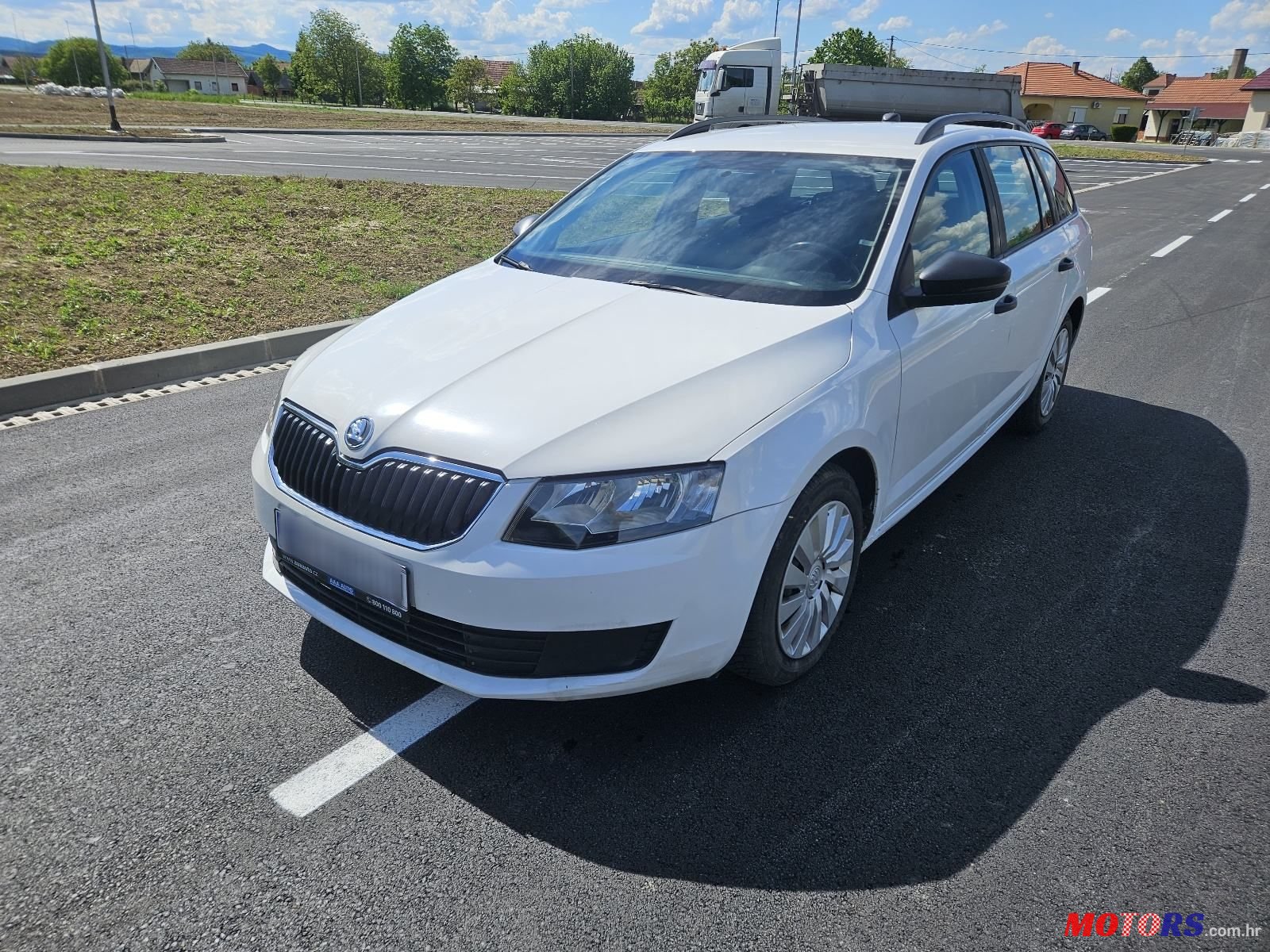 2014' Skoda Octavia Combi photo #2