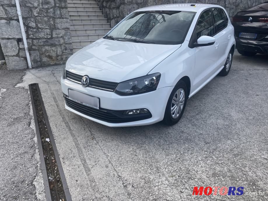 2014' Volkswagen Polo photo #2