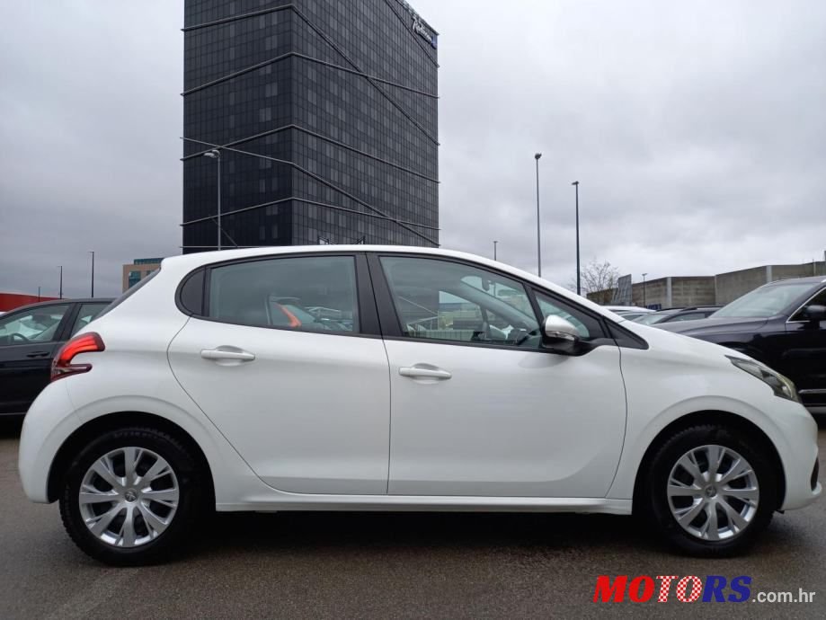 2019' Peugeot 208 photo #5