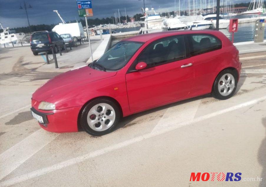 2001' Alfa Romeo 147 2,0 Ts photo #2