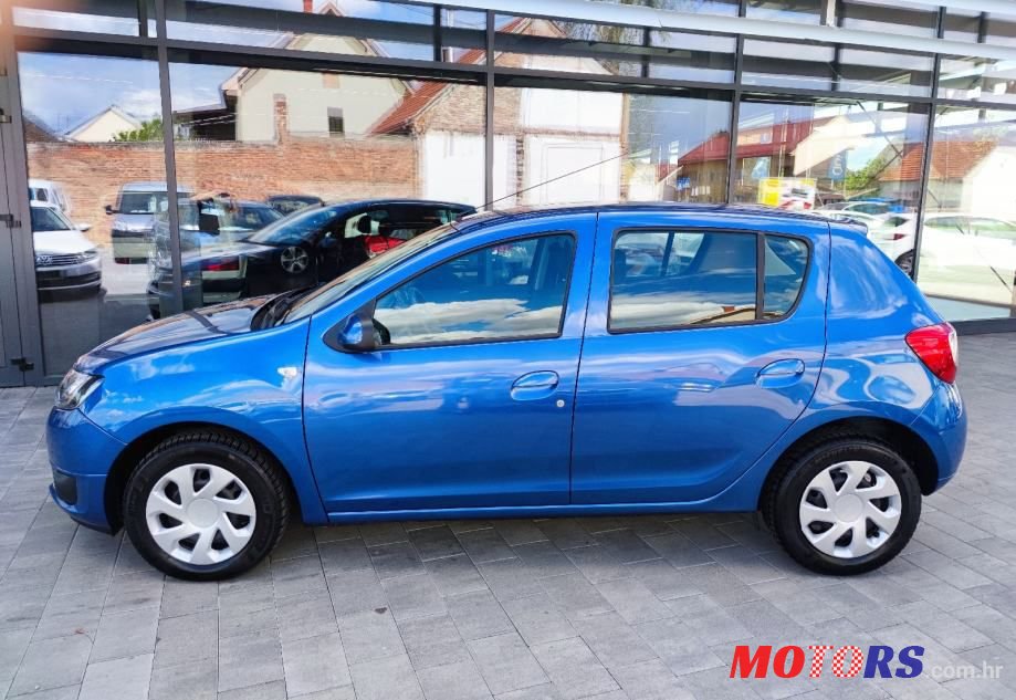 2014' Dacia Sandero photo #4