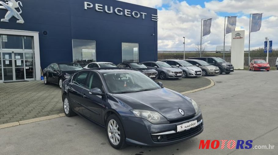 2009' Renault Laguna 2,0 16V photo #5