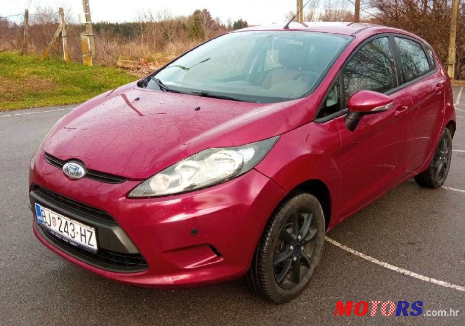 2010' Ford Fiesta 1.6 Tdci photo #2