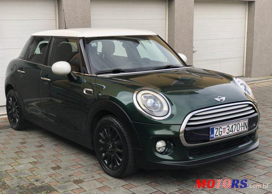 2015' MINI Cooper Diesel F55 photo #1