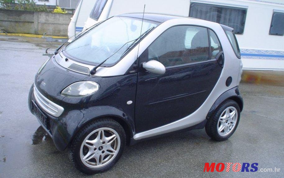 2001' Smart Fortwo Coupe Pure photo #2