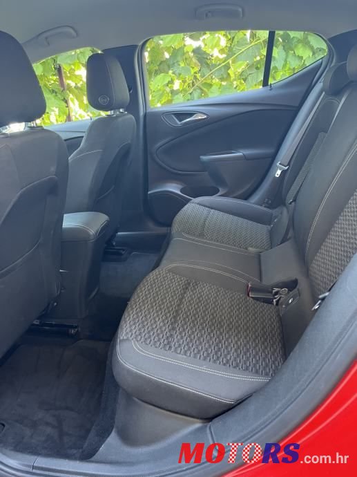 2018' Opel Astra photo #4