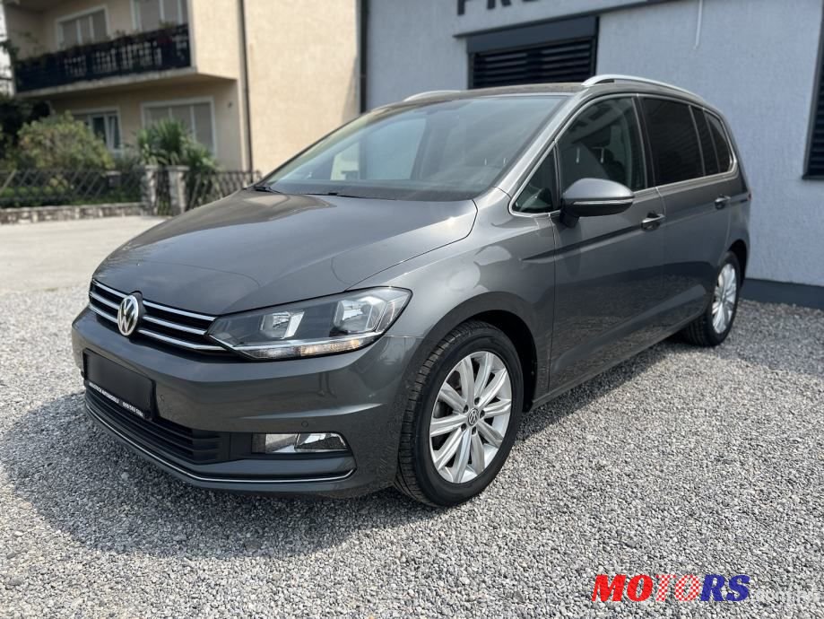 2016' Volkswagen Touran photo #3