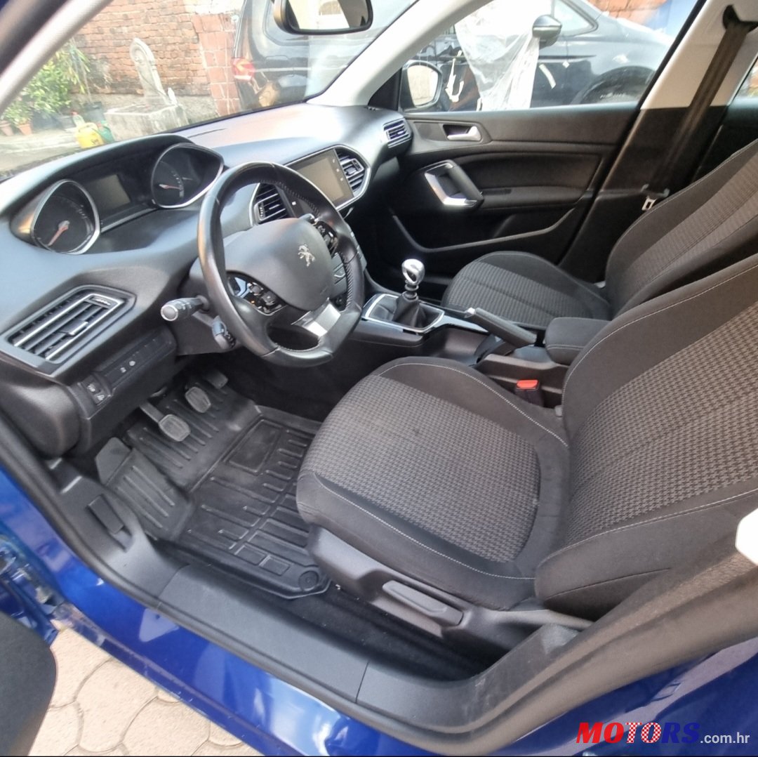 2019' Peugeot 308 photo #5