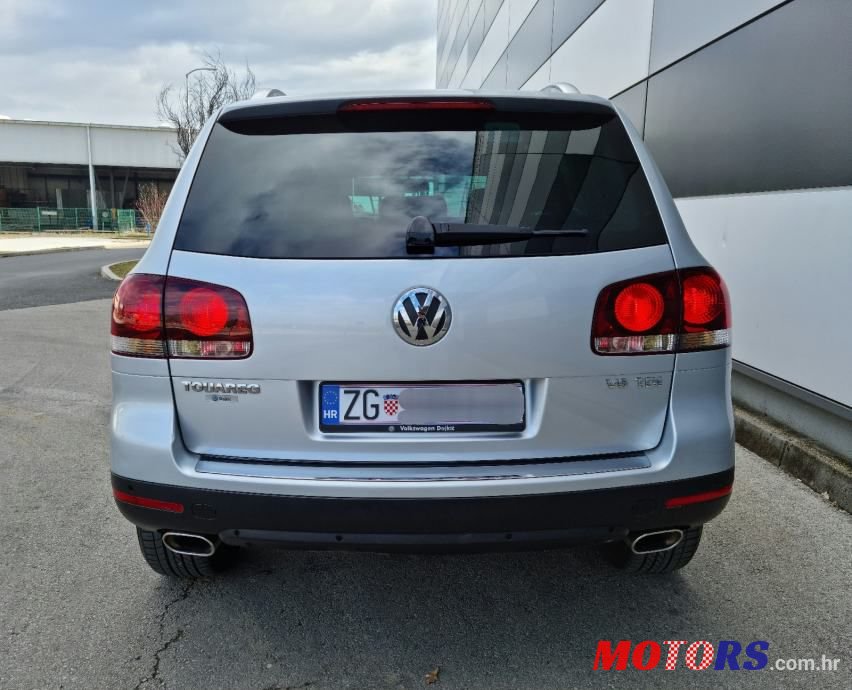 2009' Volkswagen Touareg photo #4