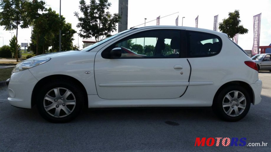 2012' Peugeot 206 photo #4