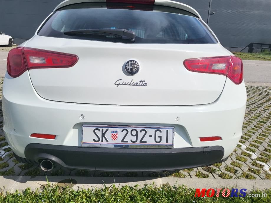 2010' Alfa Romeo Giulietta 1,6 photo #5