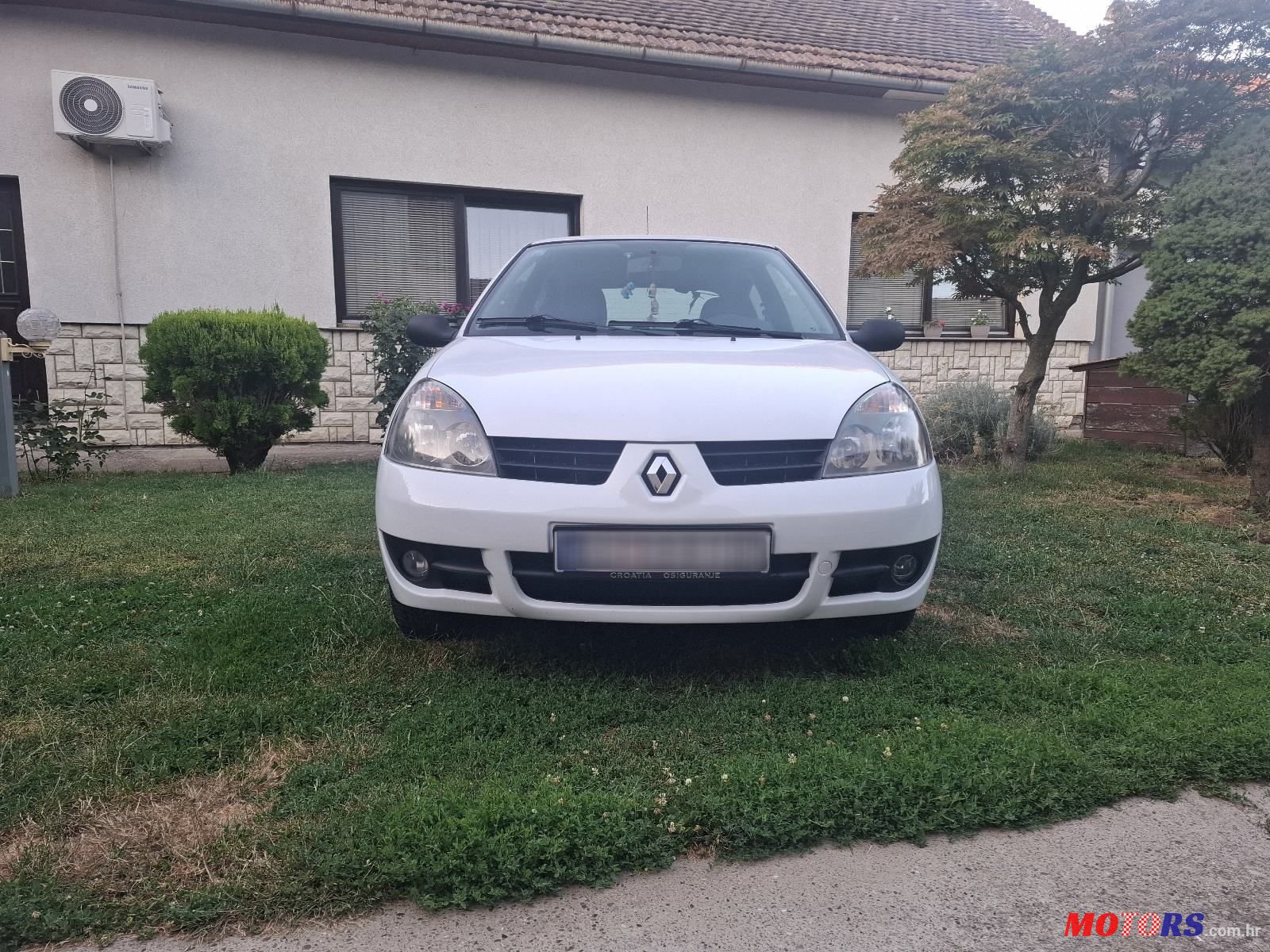 2008' Renault Clio 1,2 photo #1