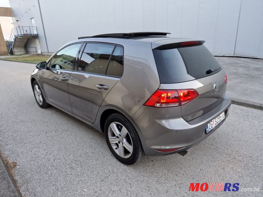 2012' Volkswagen Golf 7 1.6 Tdi photo #4