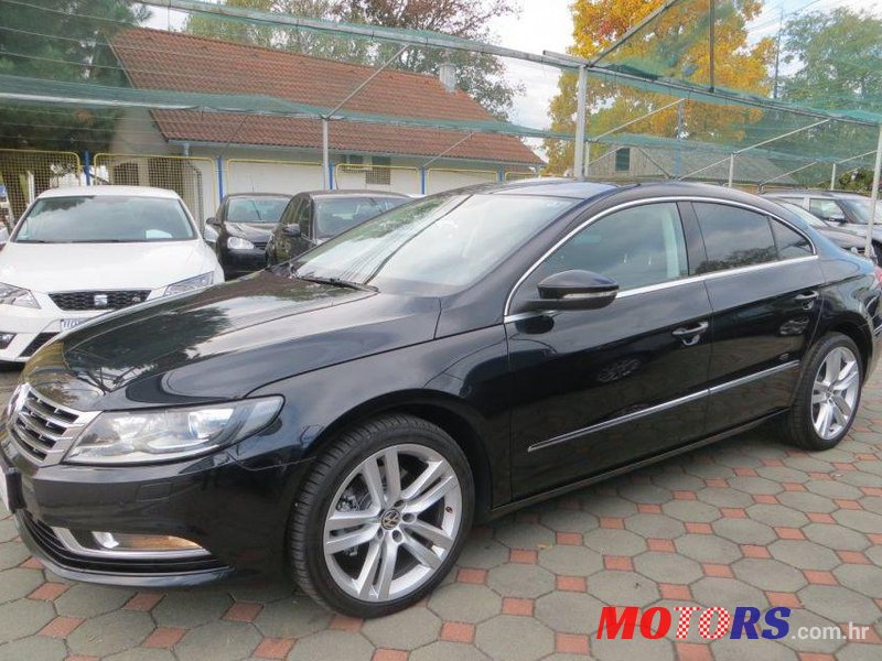 2013' Volkswagen Passat photo #1