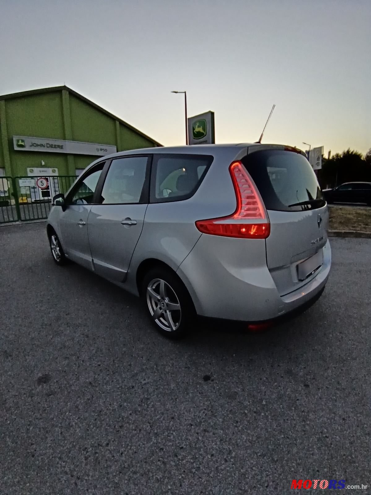 2014' Renault Megane Scenic 1.5Dci photo #2