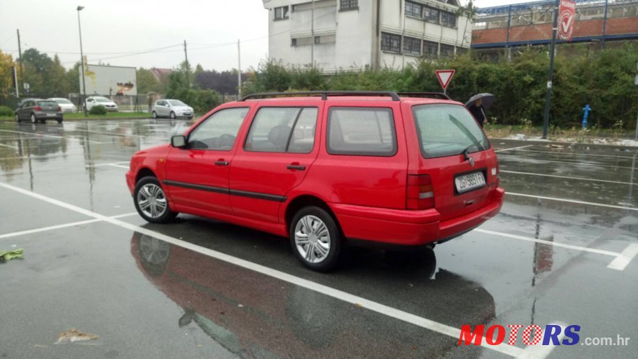 1995' Volkswagen Golf photo #1