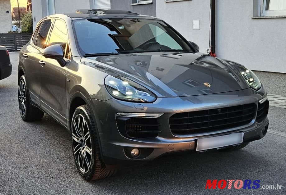 2017' Porsche Cayenne 3.0 D photo #2