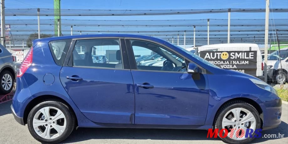 2010' Renault Scenic 1,9 Dci photo #4