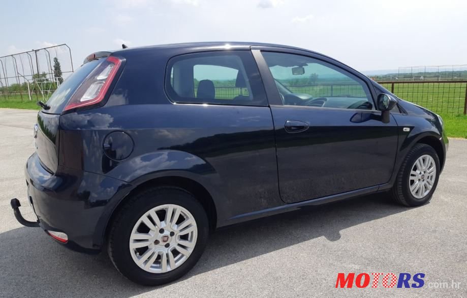 2011' Fiat Punto Evo 1,2 8V photo #5