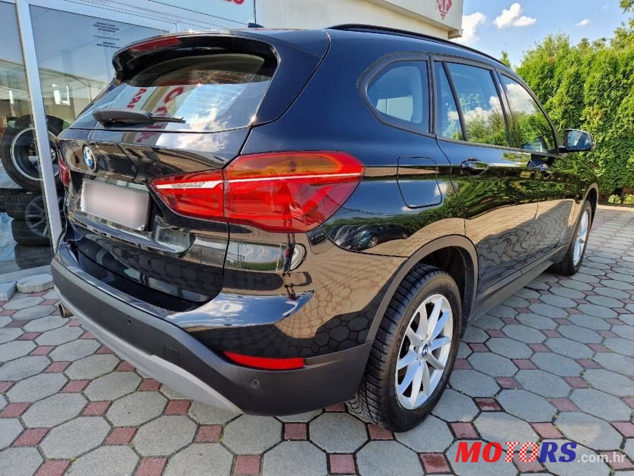 2017' BMW X1 16D photo #5