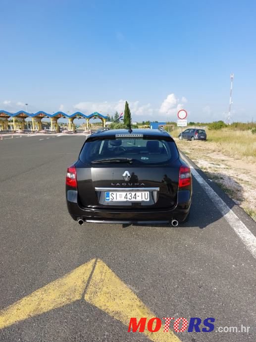2013' Renault Laguna Grandtour photo #2