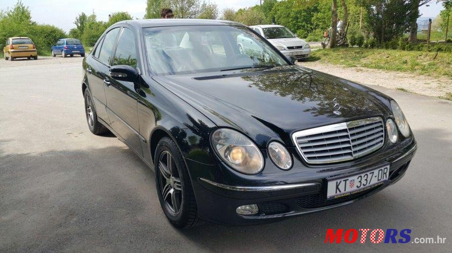 2003' Mercedes-Benz E-Class 270 Cdi photo #2