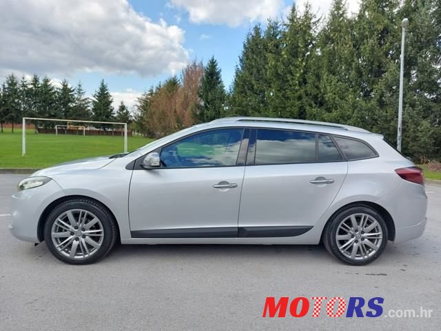 2010' Renault Megane Grandtour photo #4
