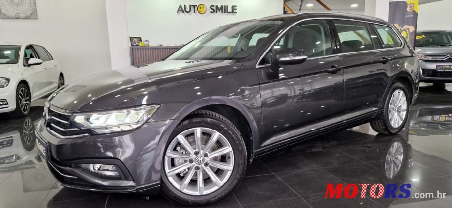 2019' Volkswagen Passat Variant photo #1