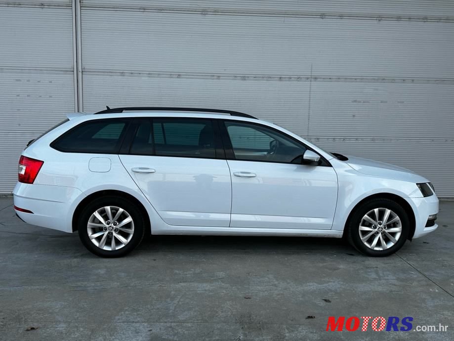 2019' Skoda Octavia Combi photo #6