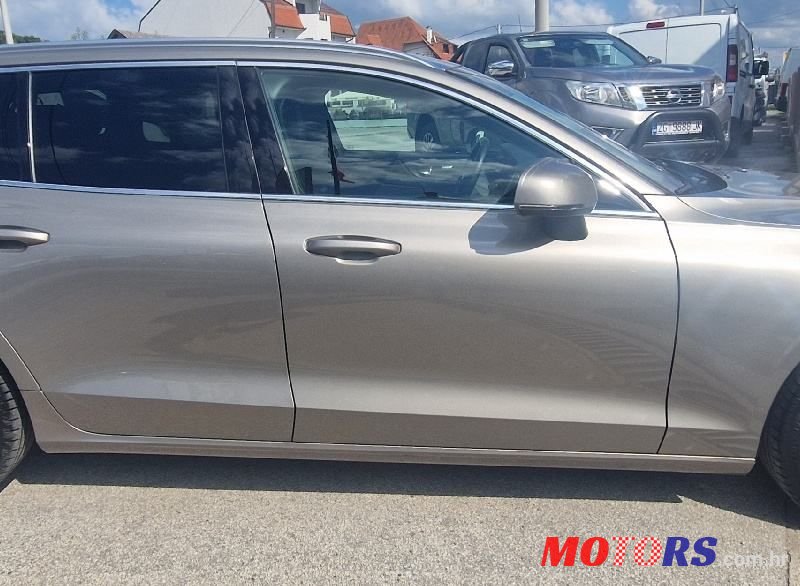 2019' Volvo V60 D3 photo #6