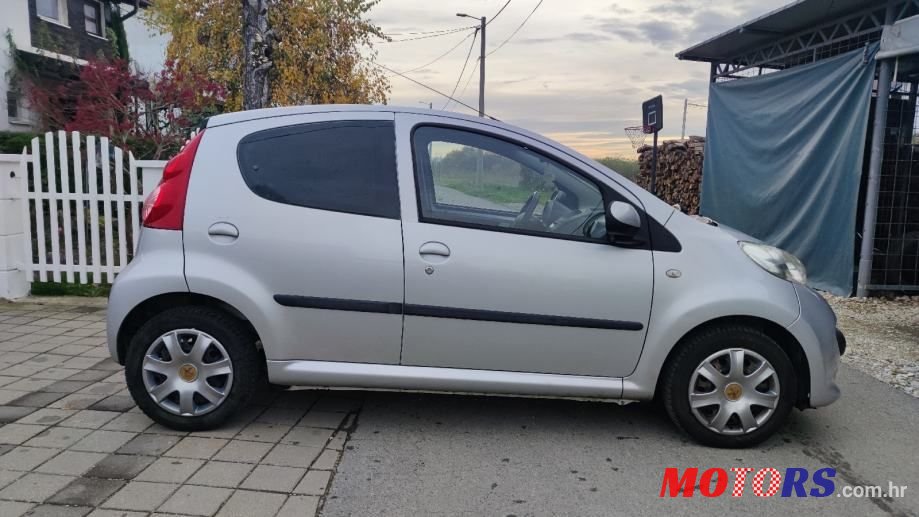 2007' Peugeot 107 1,0 photo #6