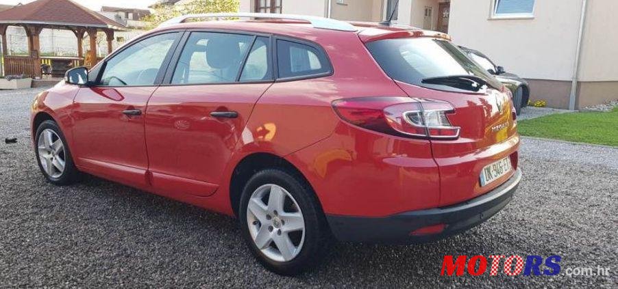 2014' Renault Megane Grandtour photo #1