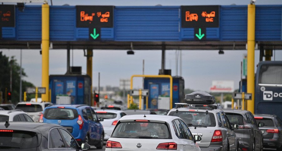 Ušli ste u pogrešnu traku na naplatnoj postaji? Većina vozača tada napravi grešku koja košta 920 eura