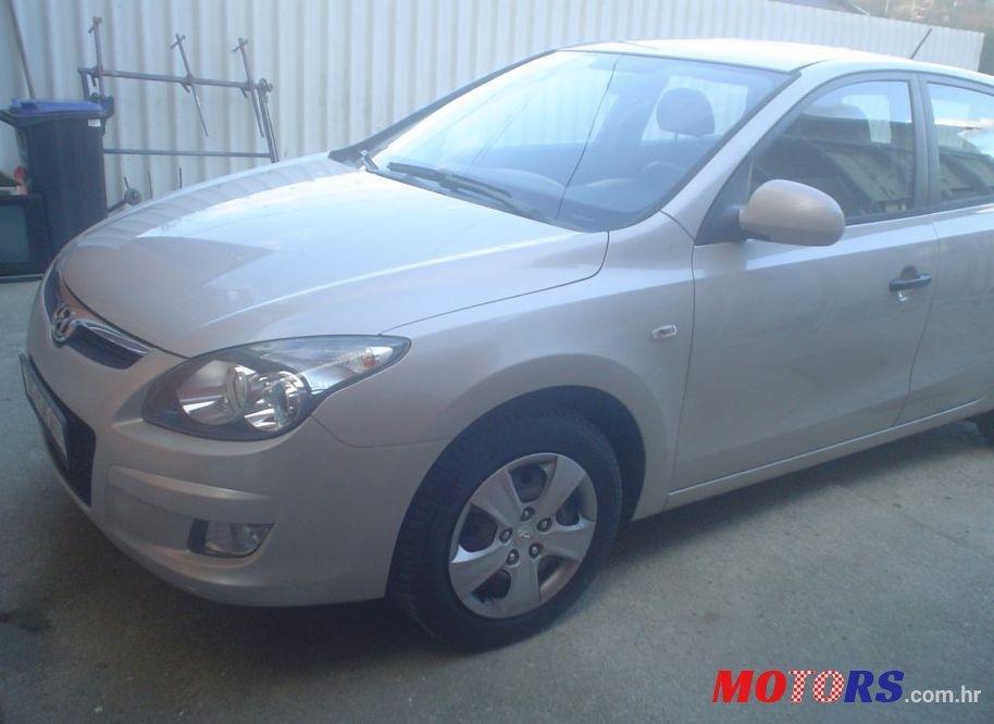 2010' Hyundai I30 1,6 Crdi photo #1