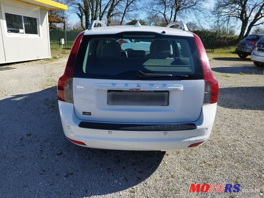 2011' Volvo V50 D2 photo #5