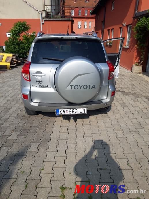 2010' Toyota RAV4 photo #3