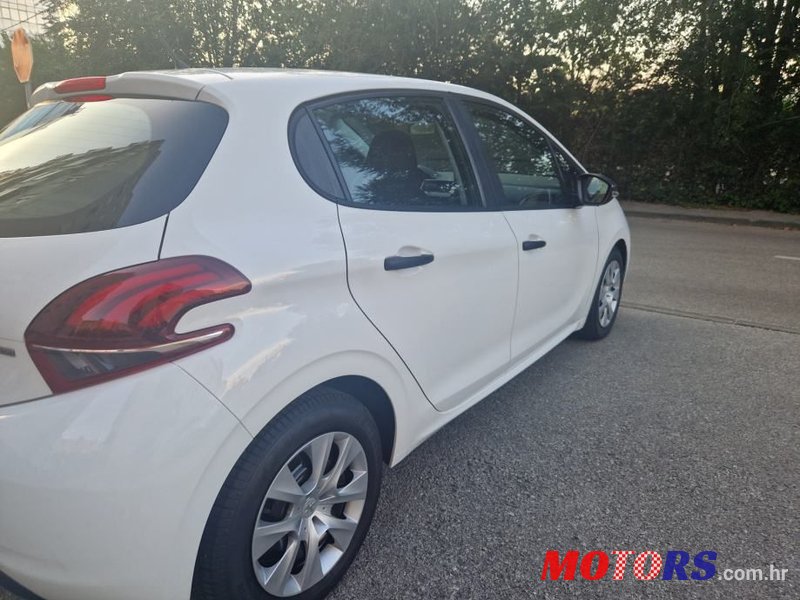 2017' Peugeot 208 1,2 Puretech photo #5