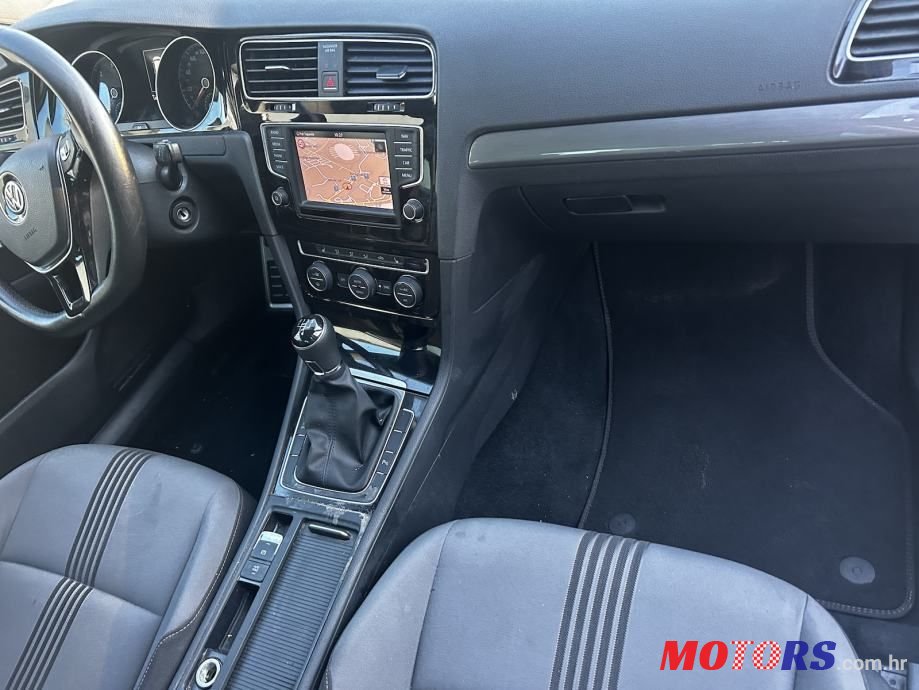 2017' Volkswagen Golf VII photo #5