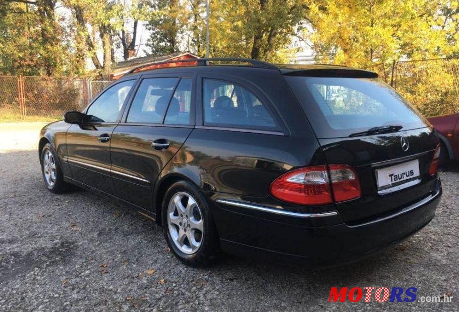 2004' Mercedes-Benz E-Klasa T-Model photo #1