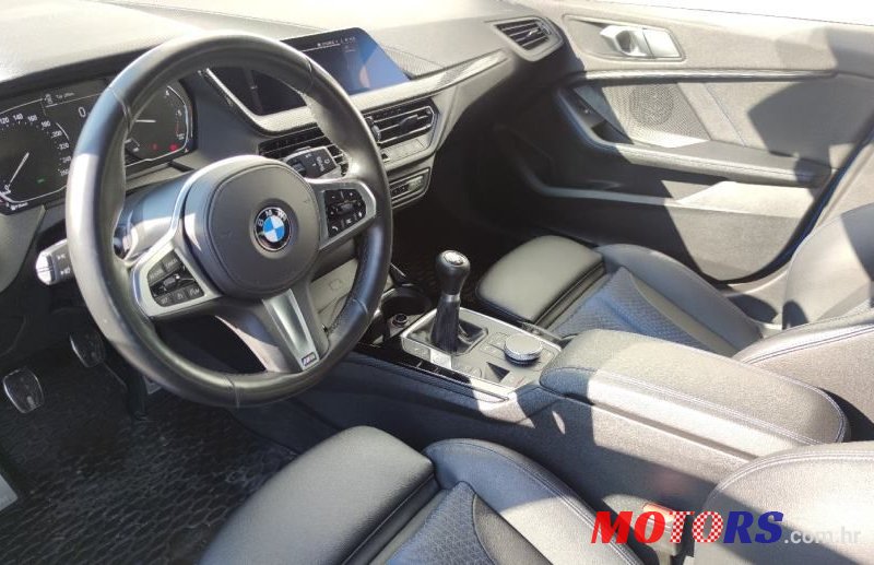 2020' BMW Serija 1 118D photo #3