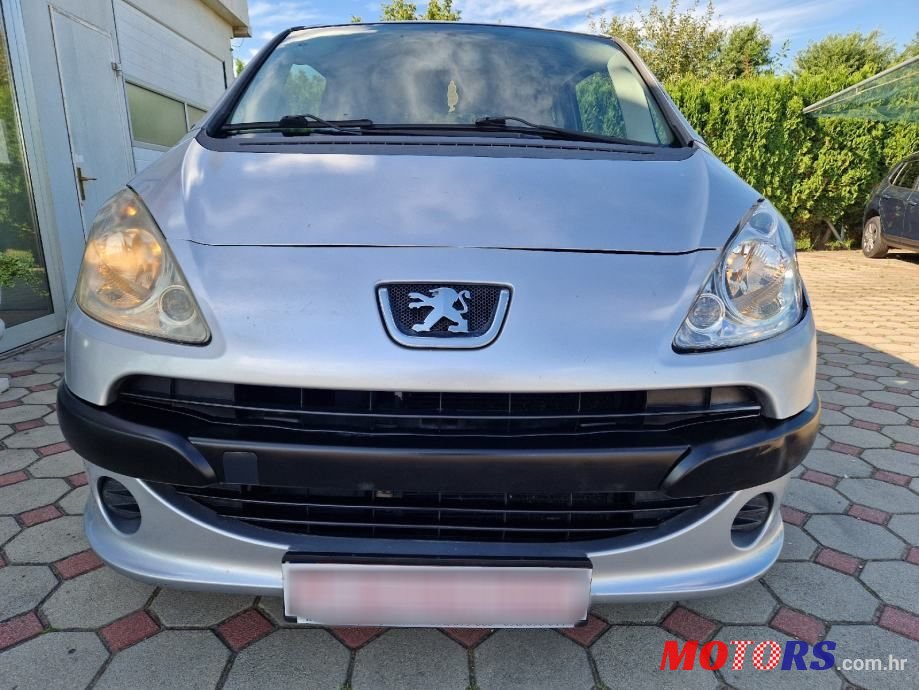 2006' Peugeot 1007 1,4 Hdi photo #2