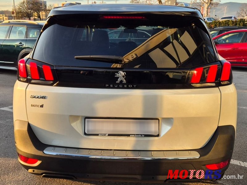 2019' Peugeot 5008 photo #6