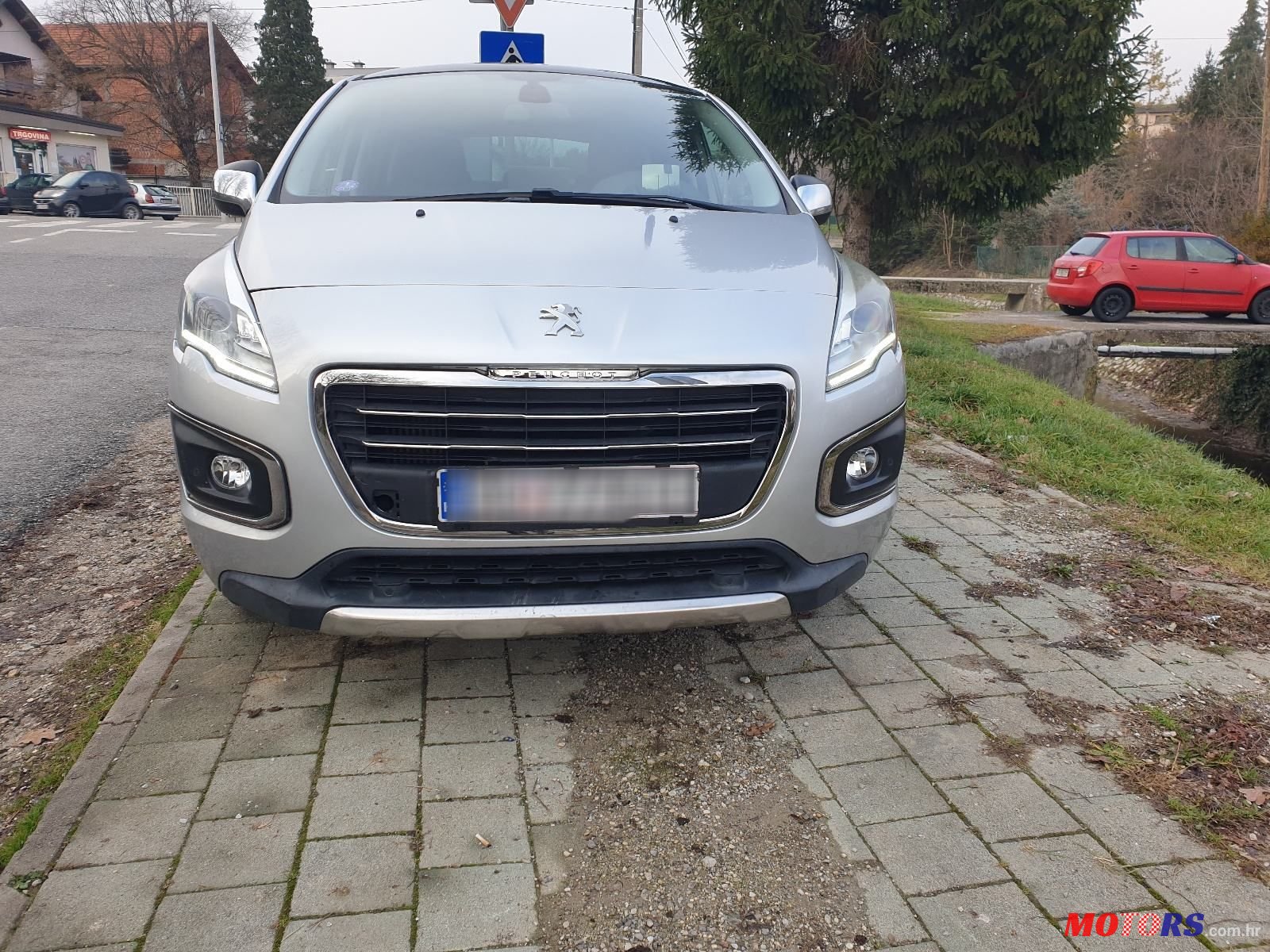 2016' Peugeot 3008 1.2 photo #2