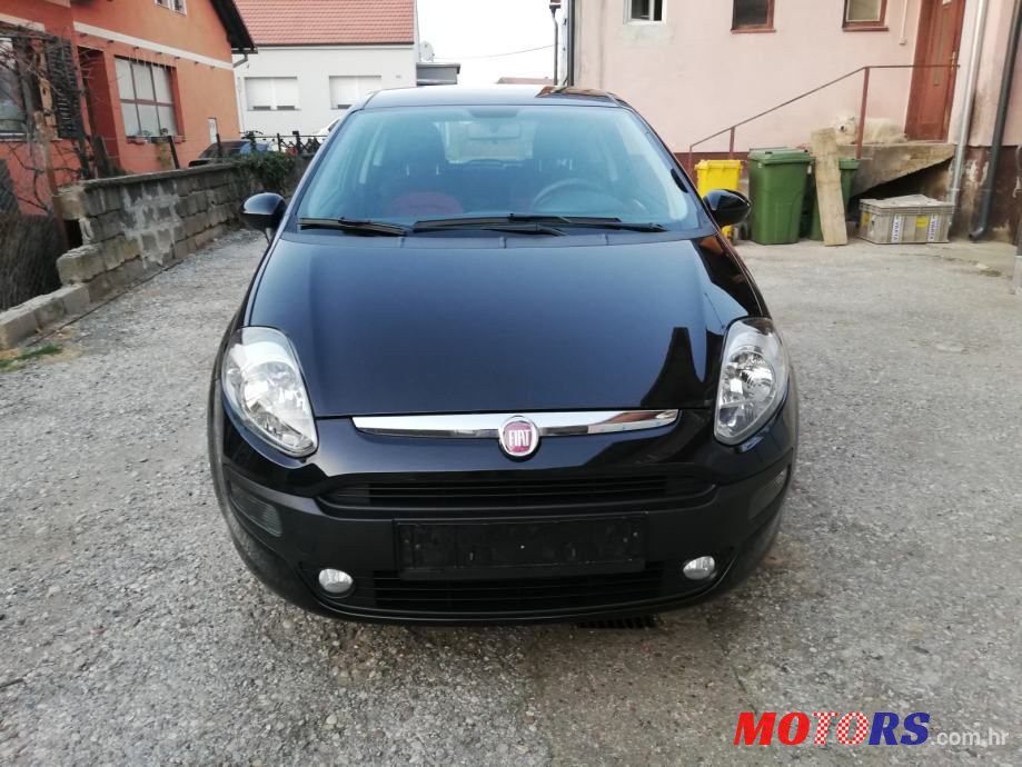 2011' Fiat Punto Evo photo #6