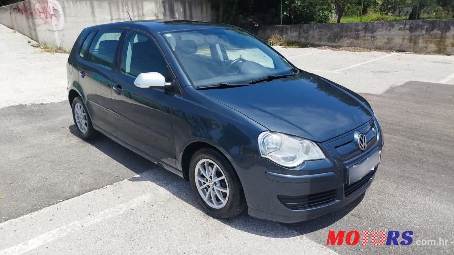 2009' Volkswagen Polo photo #2