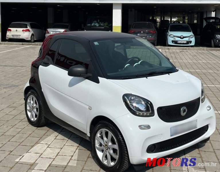 2015' Smart Fortwo photo #1