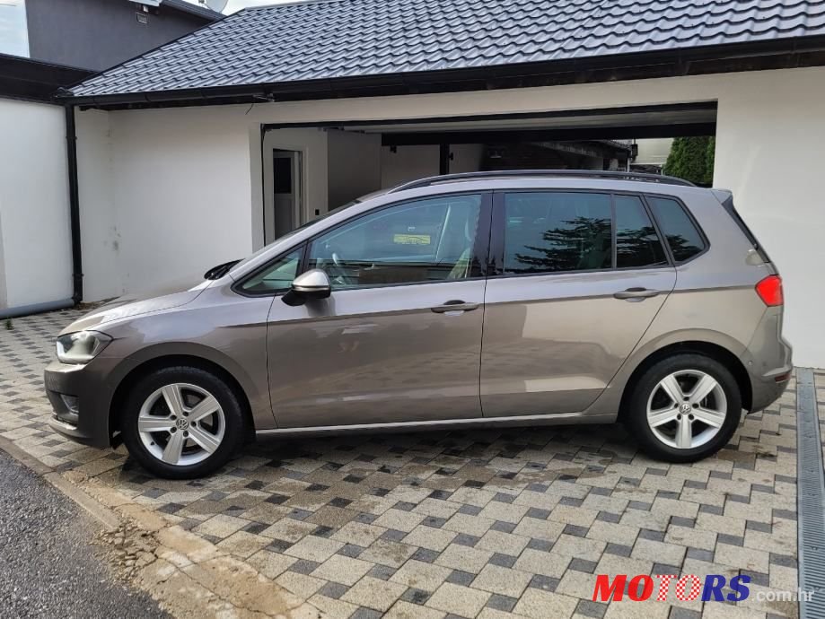 2014' Volkswagen Golf 1.6 Tdi photo #2